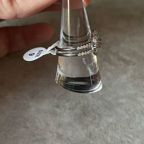 Bomb Party Original Ring - Carousel of Sparkle - Picture 3 of 5